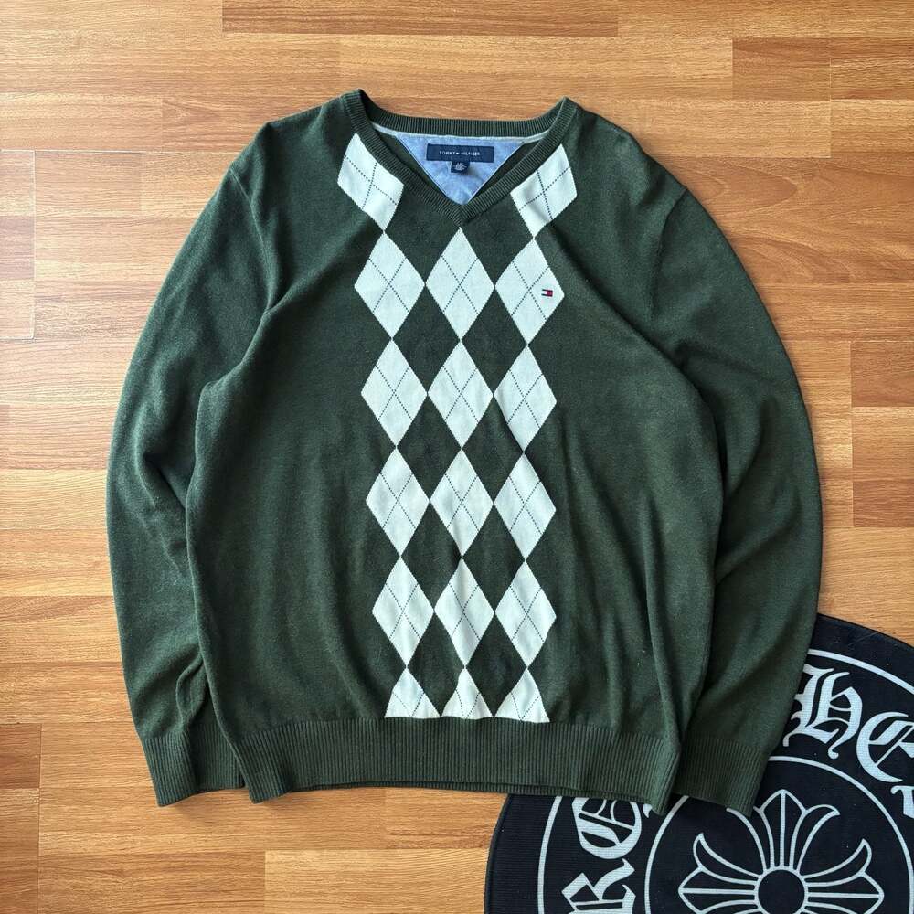 Tommy Hilfiger Men's Green Argyle V-Neck Sweater